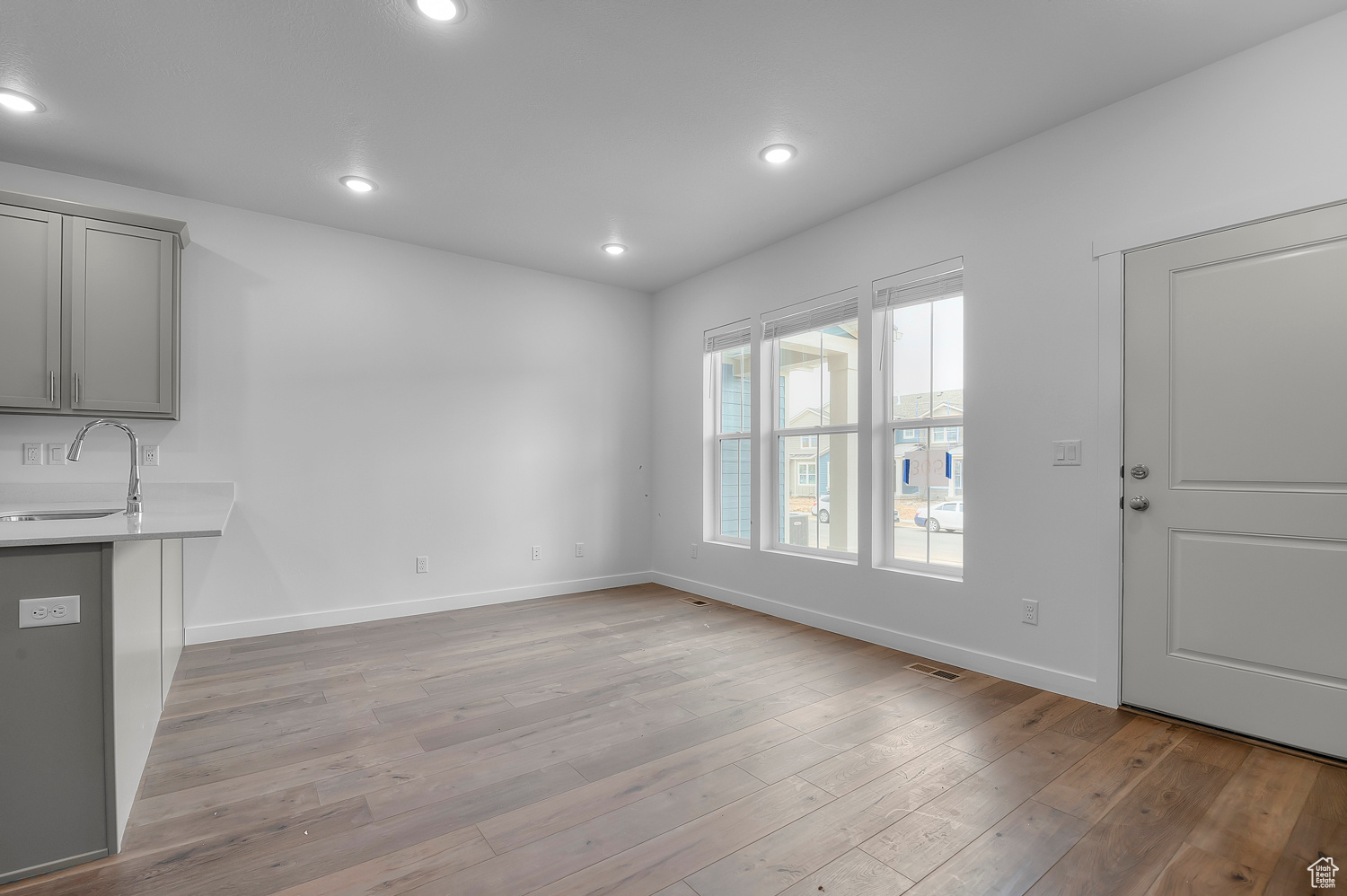 FRANCIS COMMON TOWNS 305 - Residential