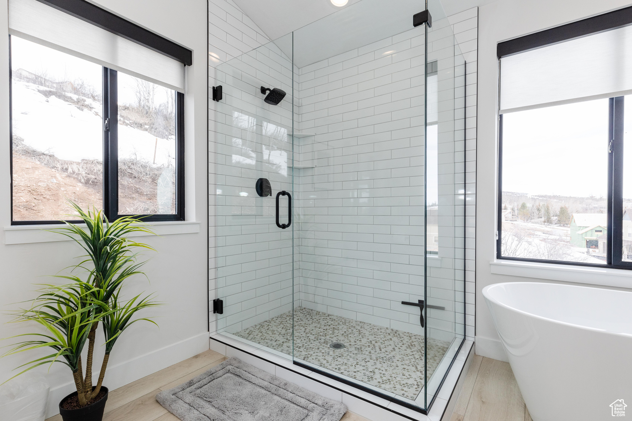 LOCHWOOD - Residential