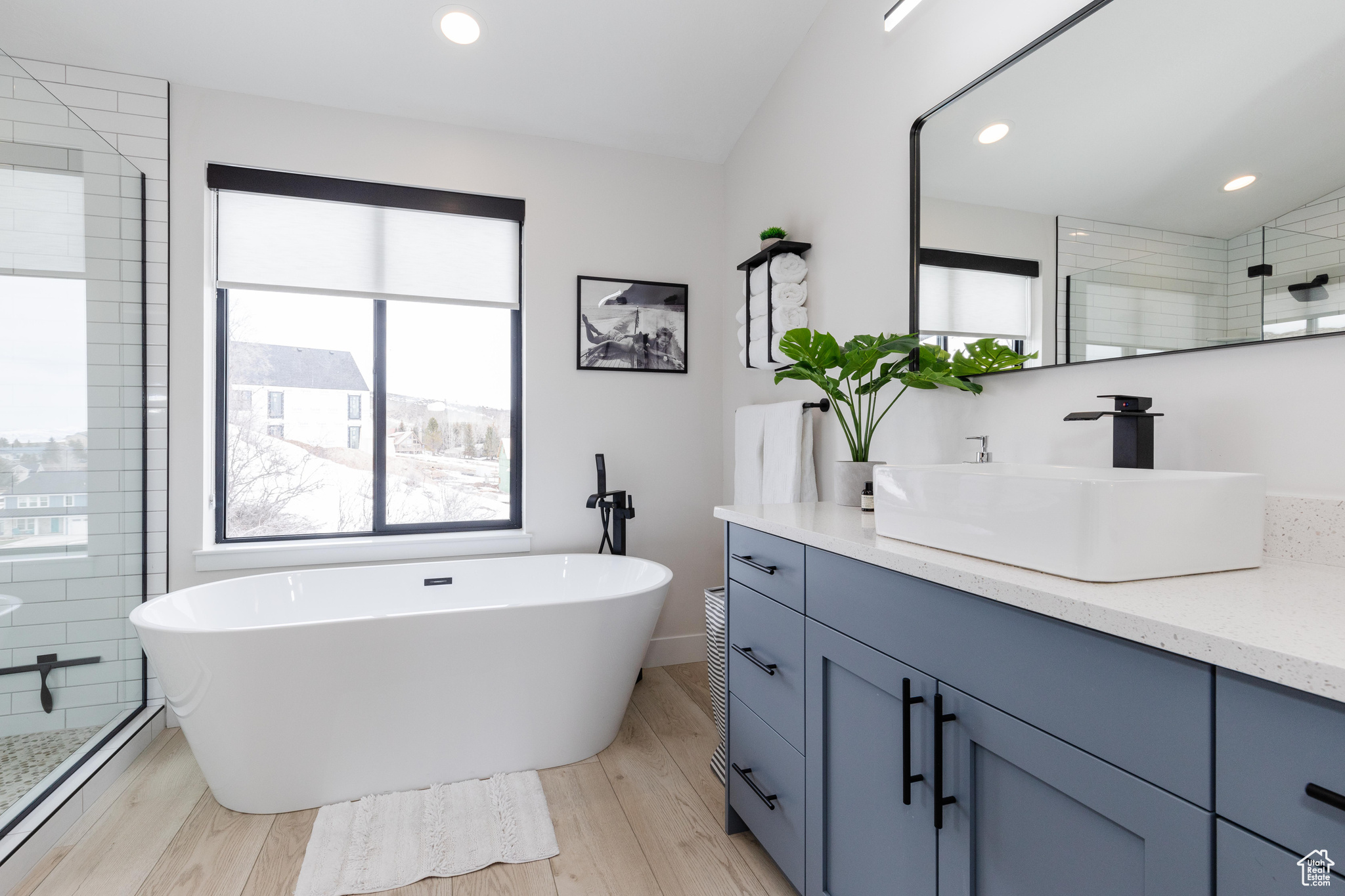 LOCHWOOD - Residential