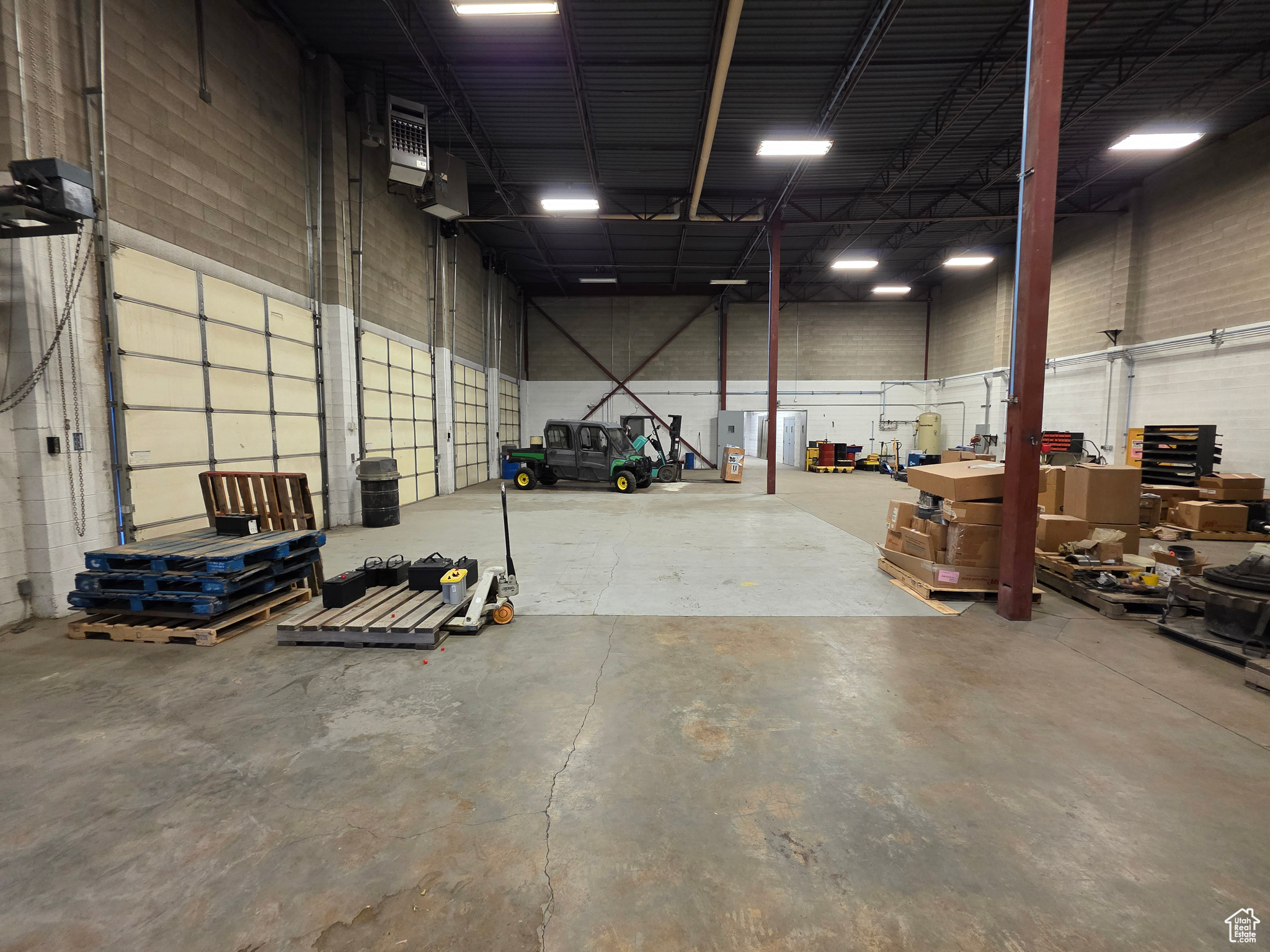 RADIUS CURVE - Commercial Lease