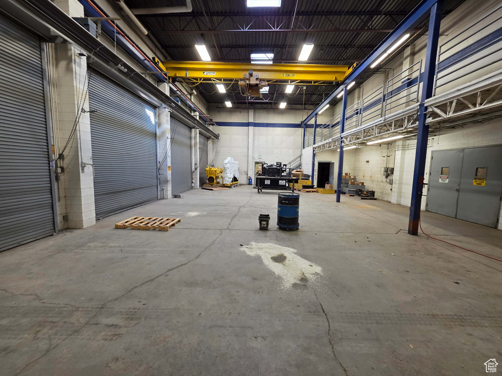 RADIUS CURVE - Commercial Lease