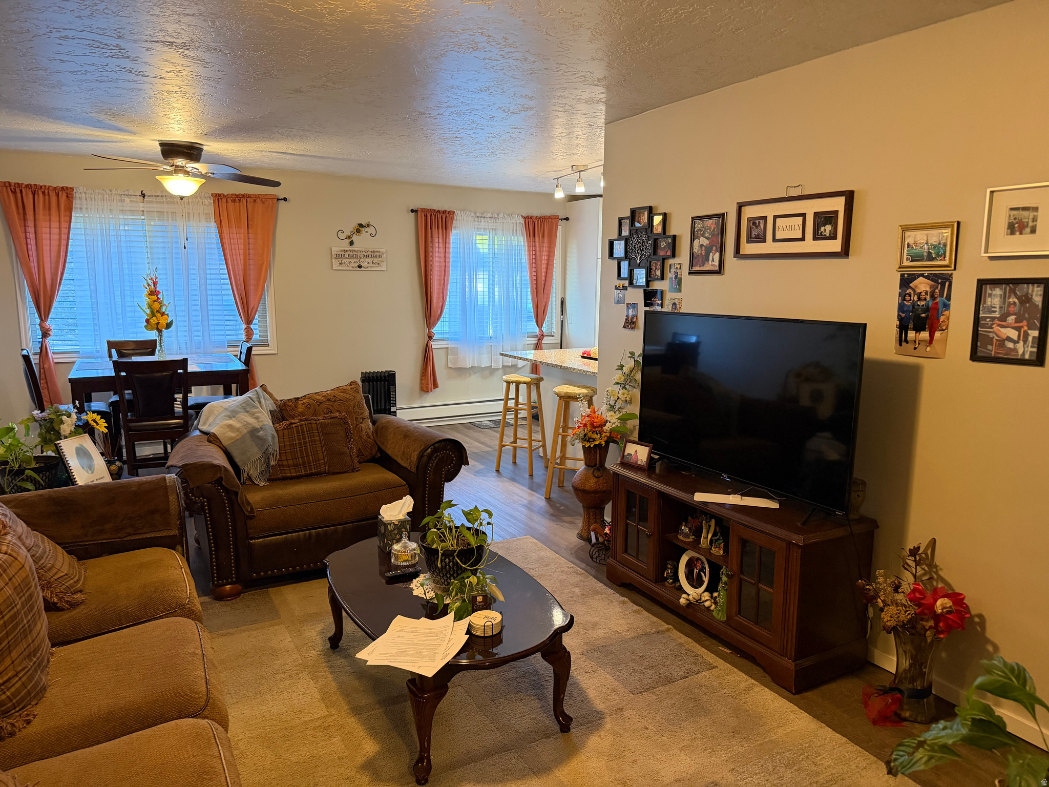MOUNTAIN VIEW PARK - Residential
