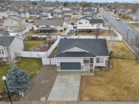 Tiny photo for 1337 W 2050 N, Clinton, UT 84015 (MLS # 2136197)
