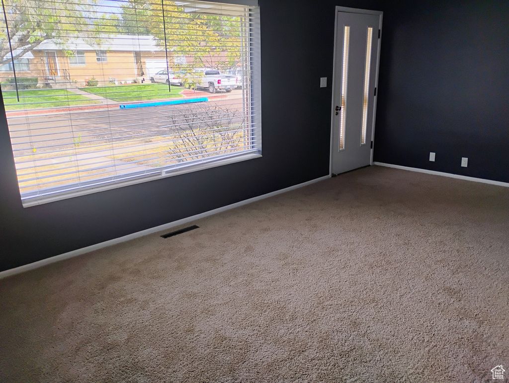 Photo of 70 SYCAMORE CIR, Clearfield, UT 84015 (MLS # 2117168)