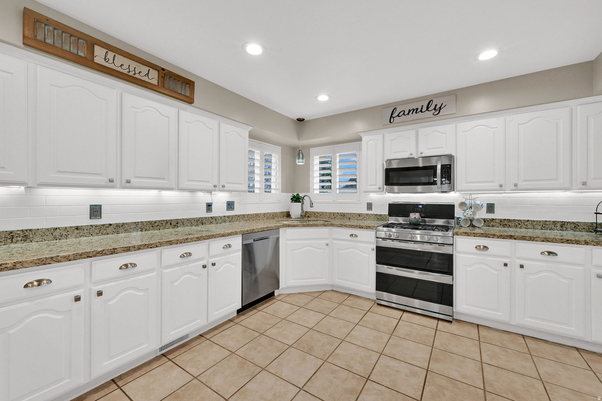 MEADOWS - Residential