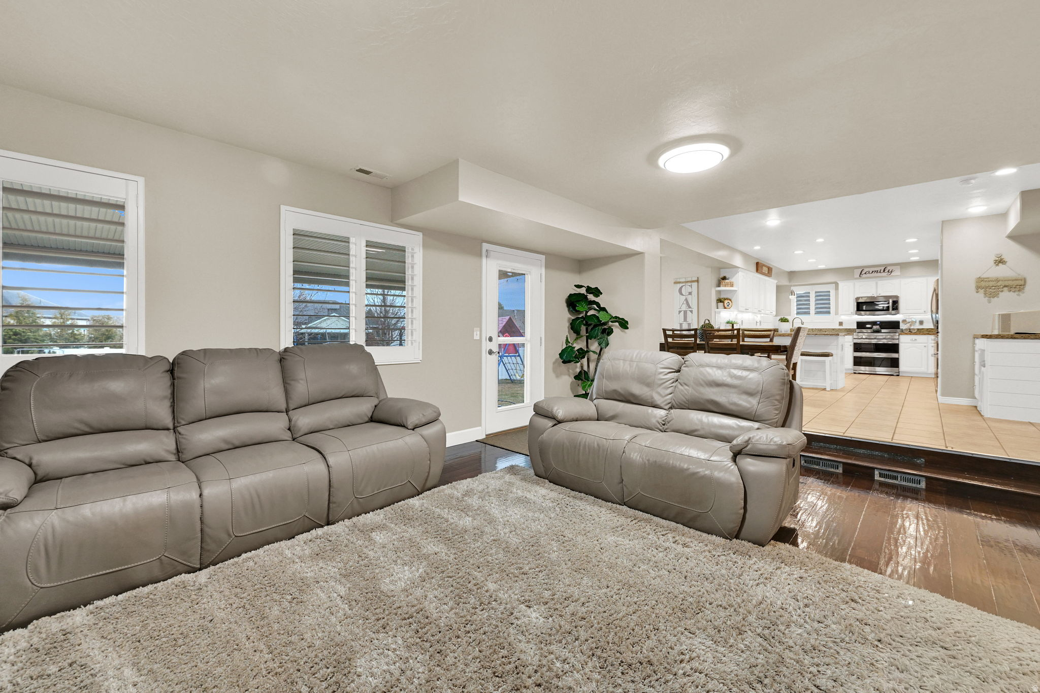 MEADOWS - Residential