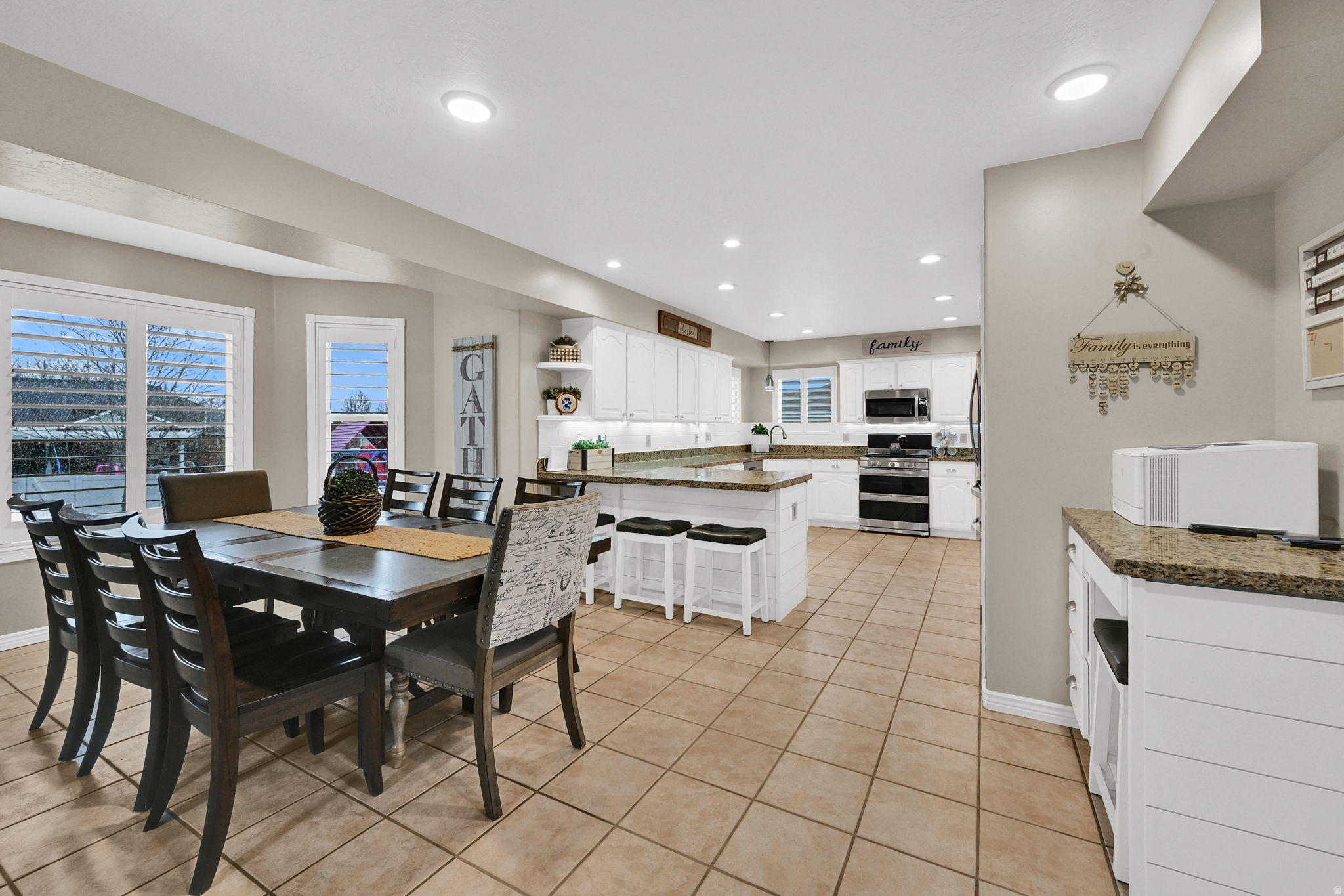 MEADOWS - Residential