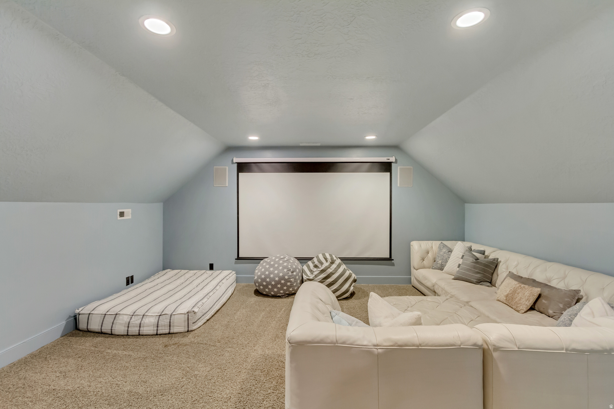 BEACON HILL THE HIGHLANDS - Residential