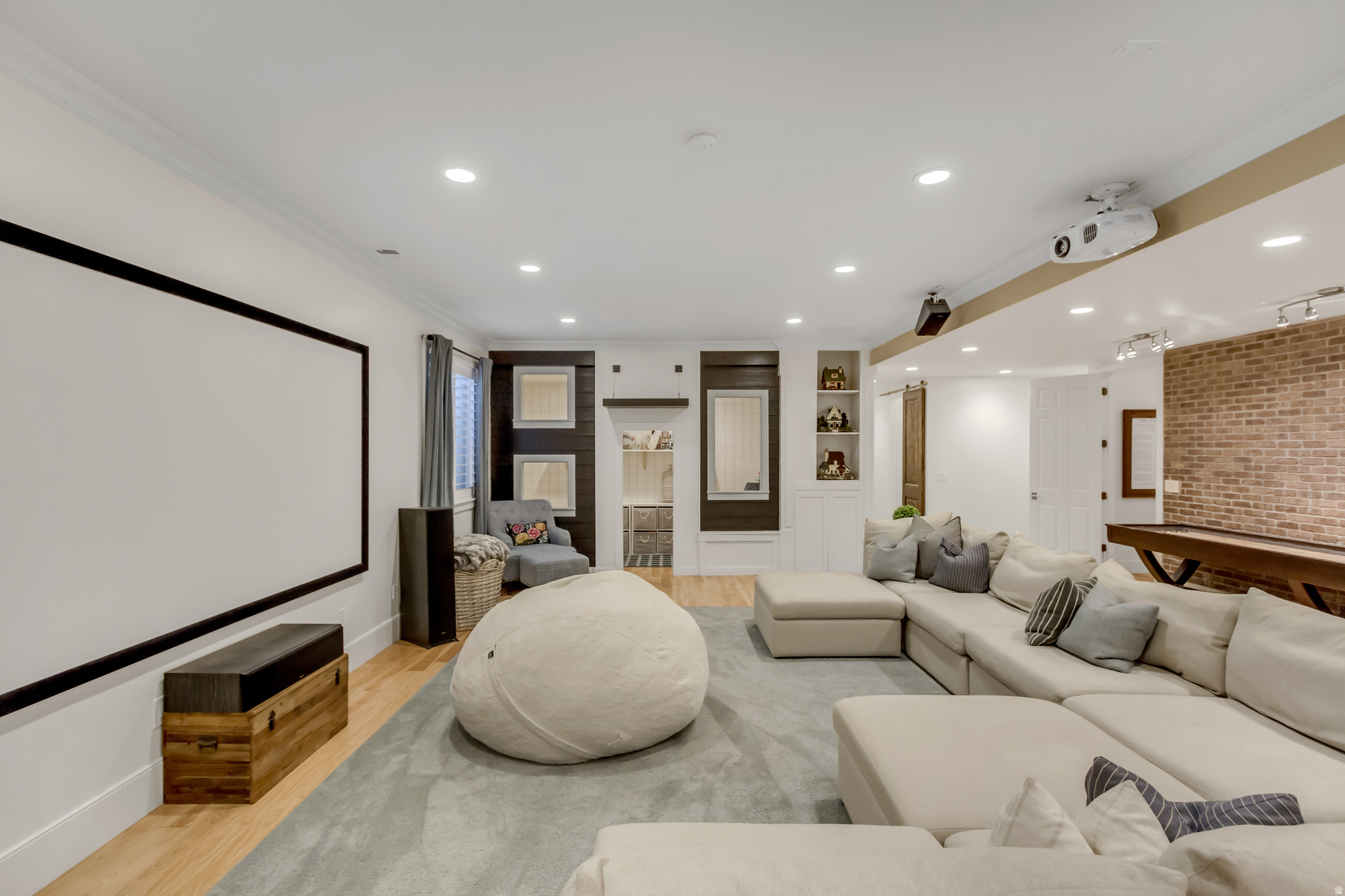 BEACON HILL THE HIGHLANDS - Residential