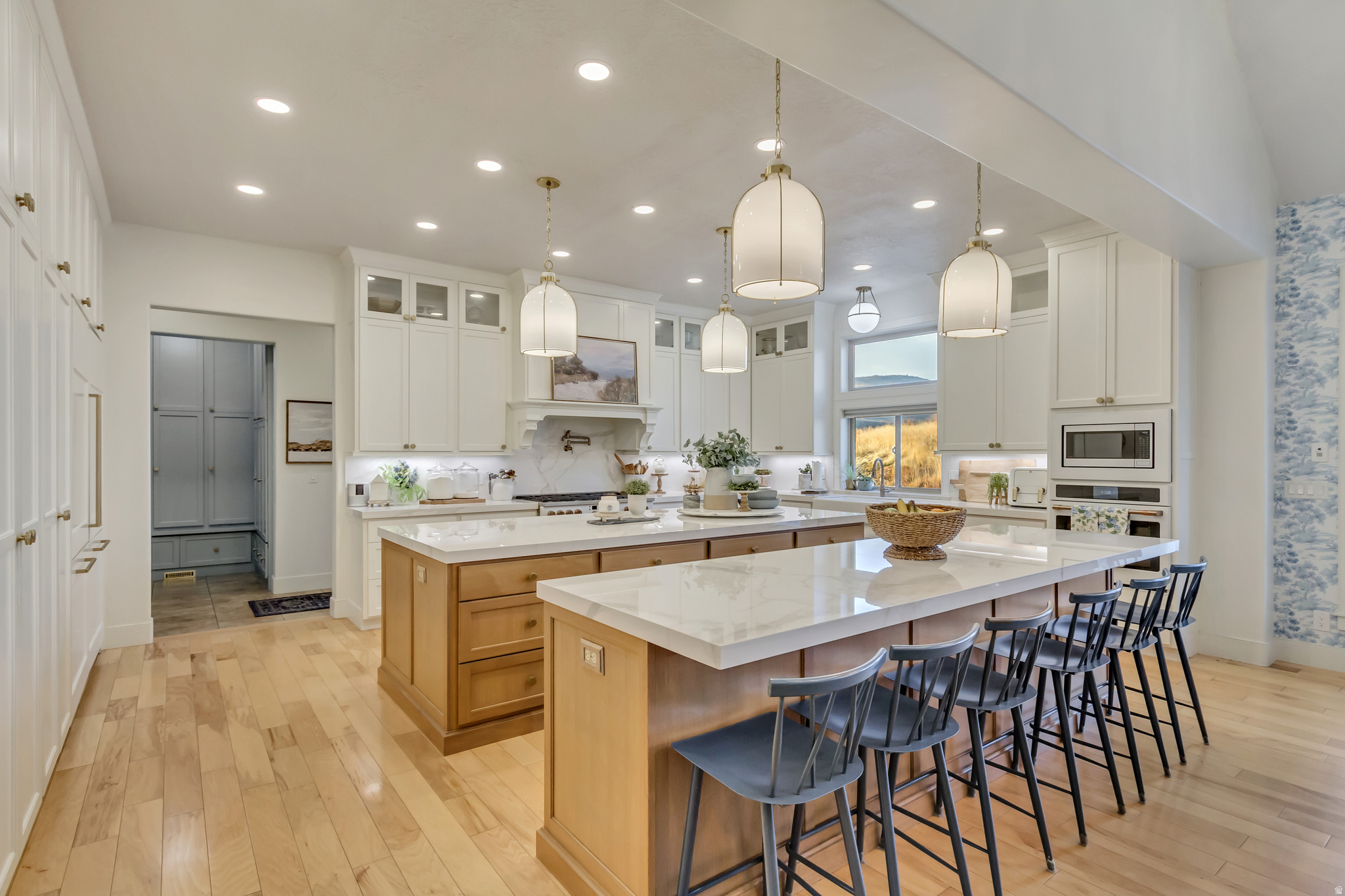 BEACON HILL THE HIGHLANDS - Residential