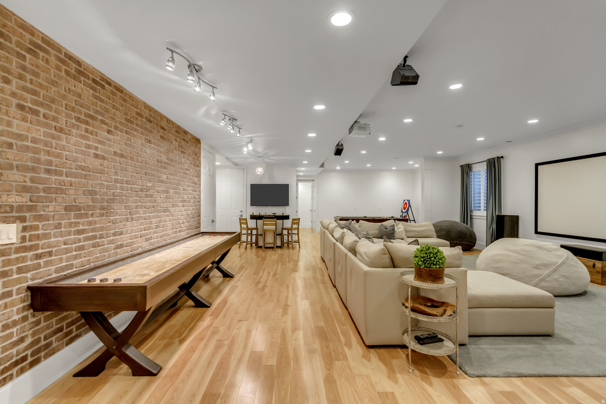 BEACON HILL THE HIGHLANDS - Residential