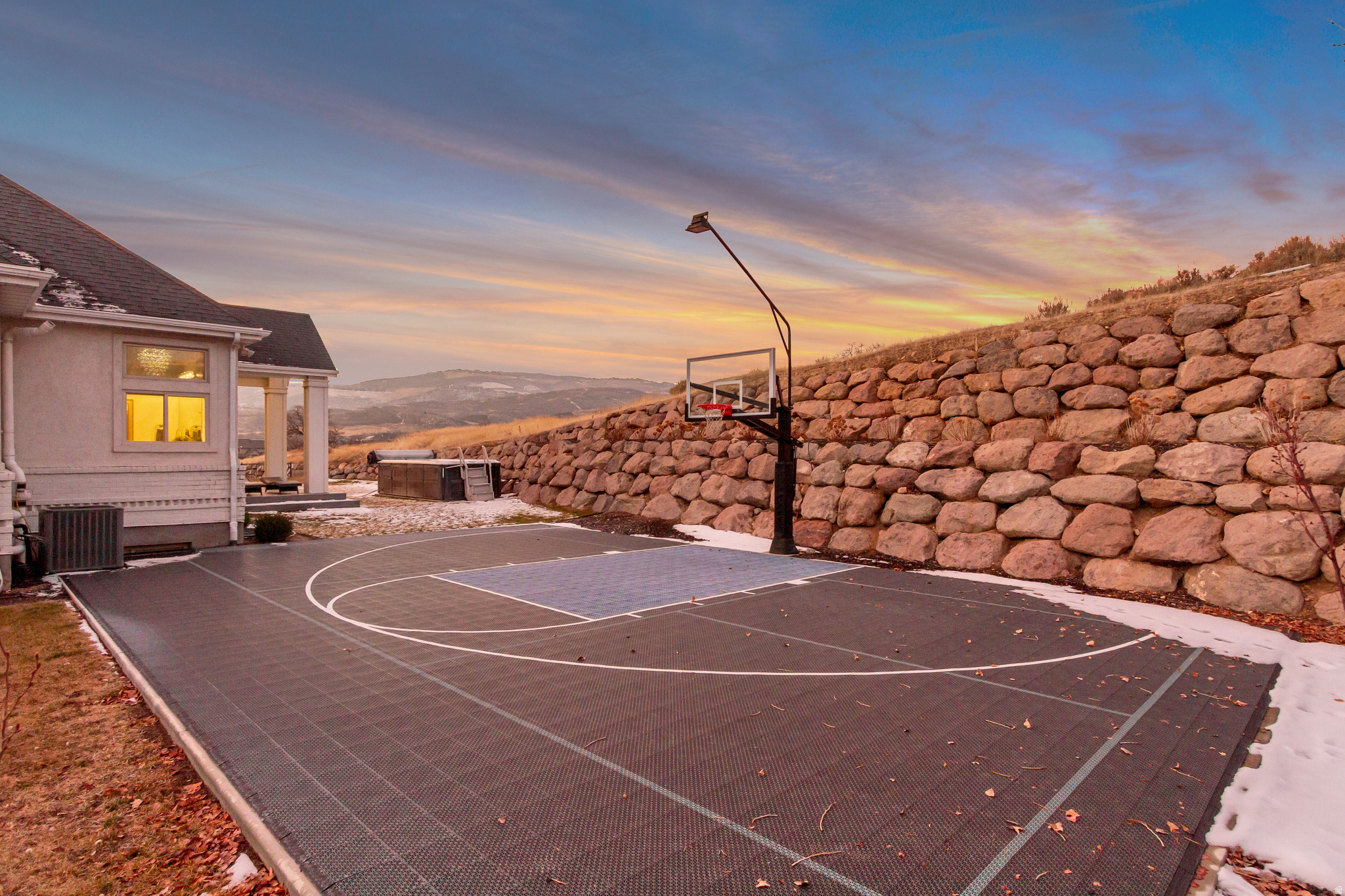 BEACON HILL THE HIGHLANDS - Residential