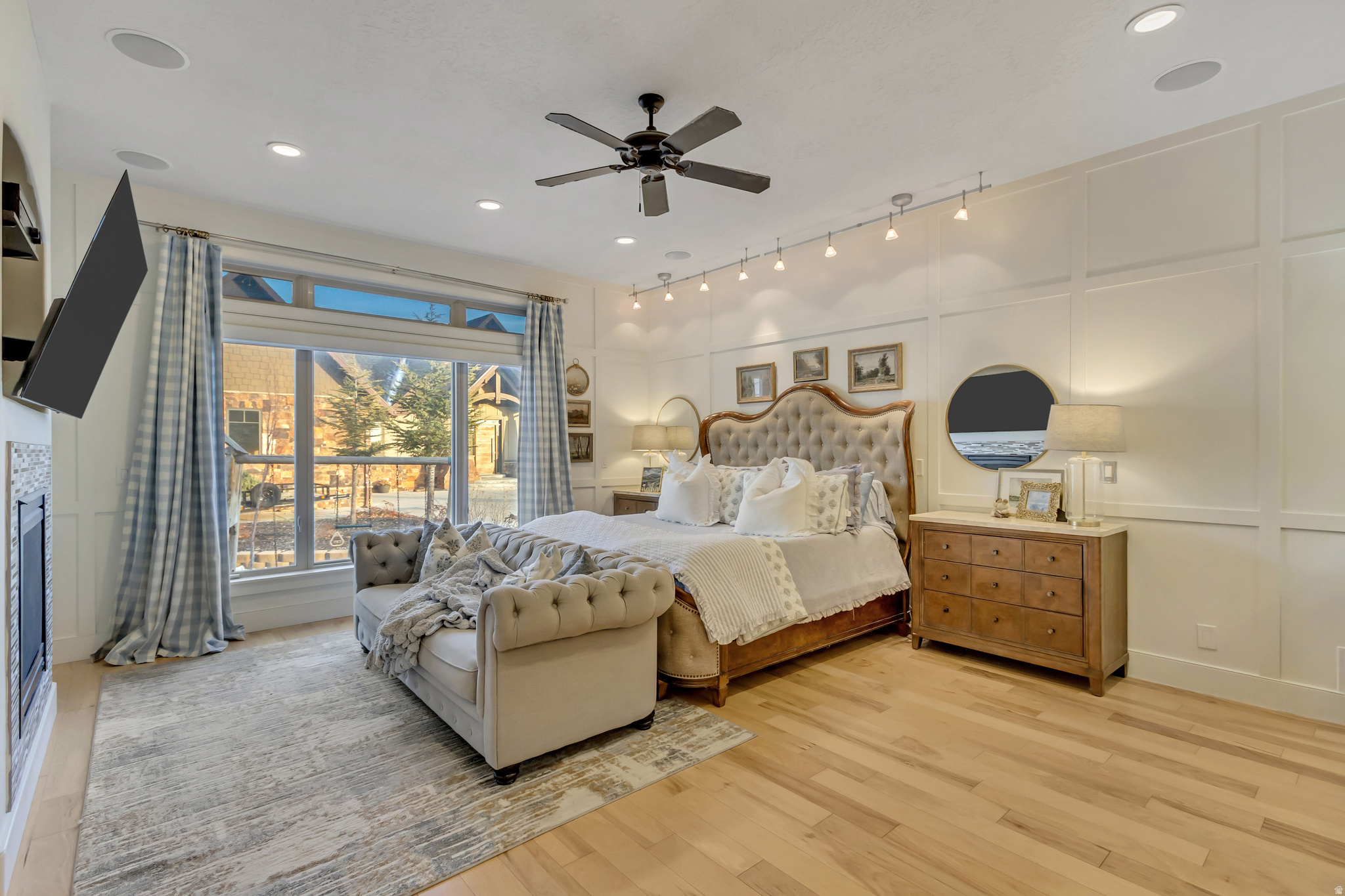 BEACON HILL THE HIGHLANDS - Residential