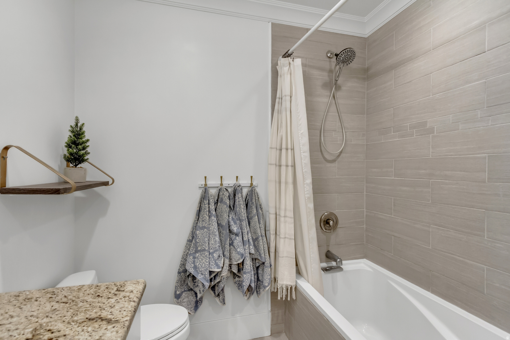 BEACON HILL THE HIGHLANDS - Residential