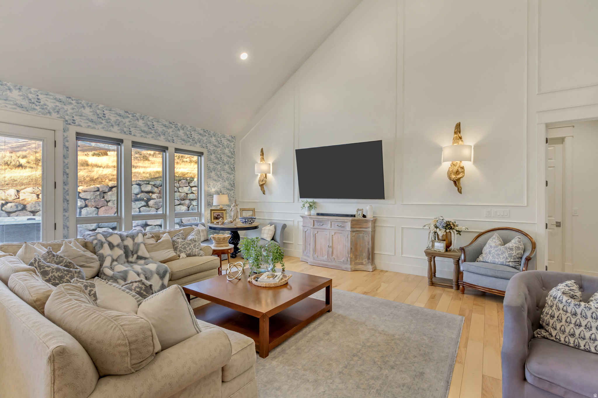 BEACON HILL THE HIGHLANDS - Residential