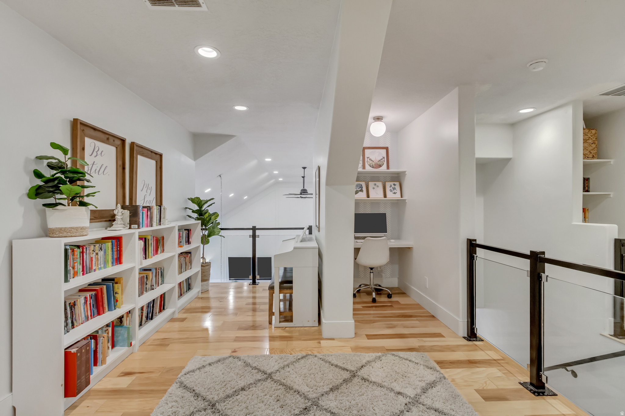 BEACON HILL THE HIGHLANDS - Residential