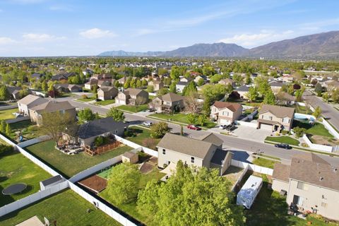 Tiny photo for 476 S WINDCREST WAY, Kaysville, UT 84037 (MLS # 2152696)