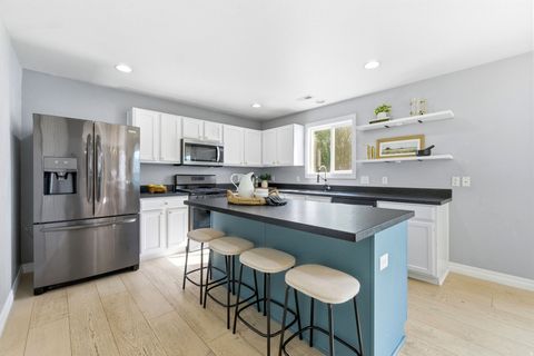 Tiny photo for 476 S WINDCREST WAY, Kaysville, UT 84037 (MLS # 2152696)