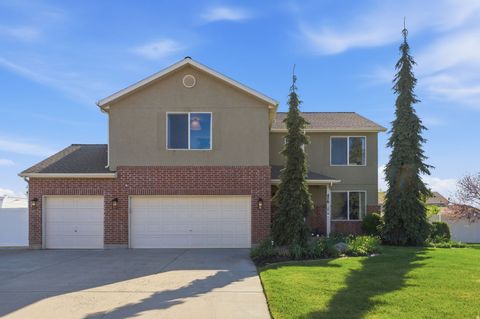 Tiny photo for 476 S WINDCREST WAY, Kaysville, UT 84037 (MLS # 2152696)
