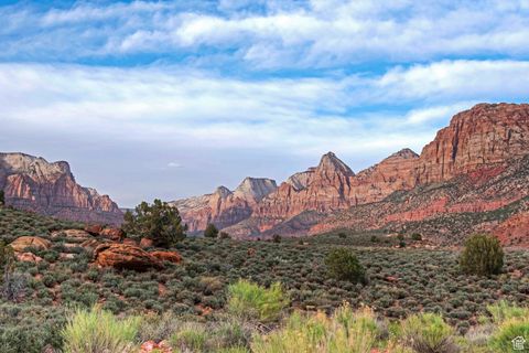 Photo of 2613 CANYON POINT DR #3, Springdale, UT 84767 (MLS # 2082673)