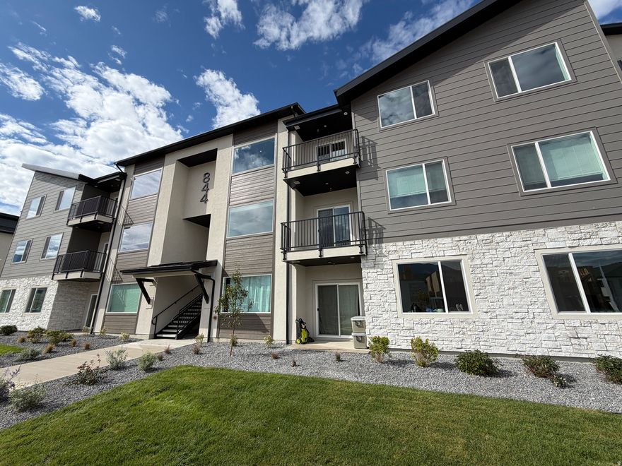 Beautiful main floor condo in a highly desirable location. Enjoy the convenience of stairless living in this well designed home with great freeway access and close proximity to shopping, dining, and everything you need. Community amenities include a pool, clubhouse, and pickleball courts. *Main floor units in this community are hard to come by.* Come tour today and experience the Keystone Construction difference.  Receive $10,347 as a flex incentive to use toward closing costs, rate buy down, purchase price reduction, prepaid HOA dues, or any combination of the above. Incentive is not tied to using the builder's preferred lender. Photos are of model home.