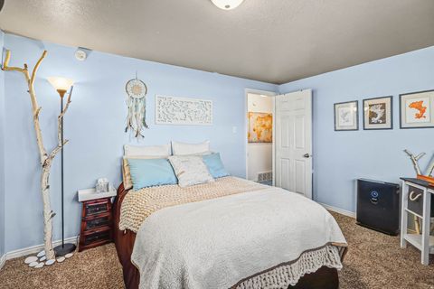 Tiny photo for 948 S 250 E, Layton, UT 84041 (MLS # 2134770)