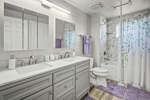 Tiny photo for 948 S 250 E, Layton, UT 84041 (MLS # 2134770)