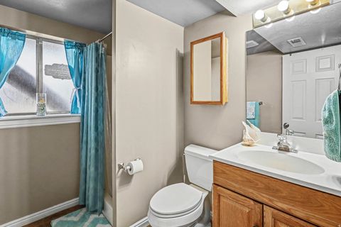 Tiny photo for 948 S 250 E, Layton, UT 84041 (MLS # 2134770)