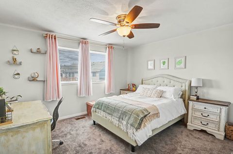 Tiny photo for 948 S 250 E, Layton, UT 84041 (MLS # 2134770)