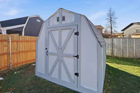 Tiny photo for 948 S 250 E, Layton, UT 84041 (MLS # 2134770)