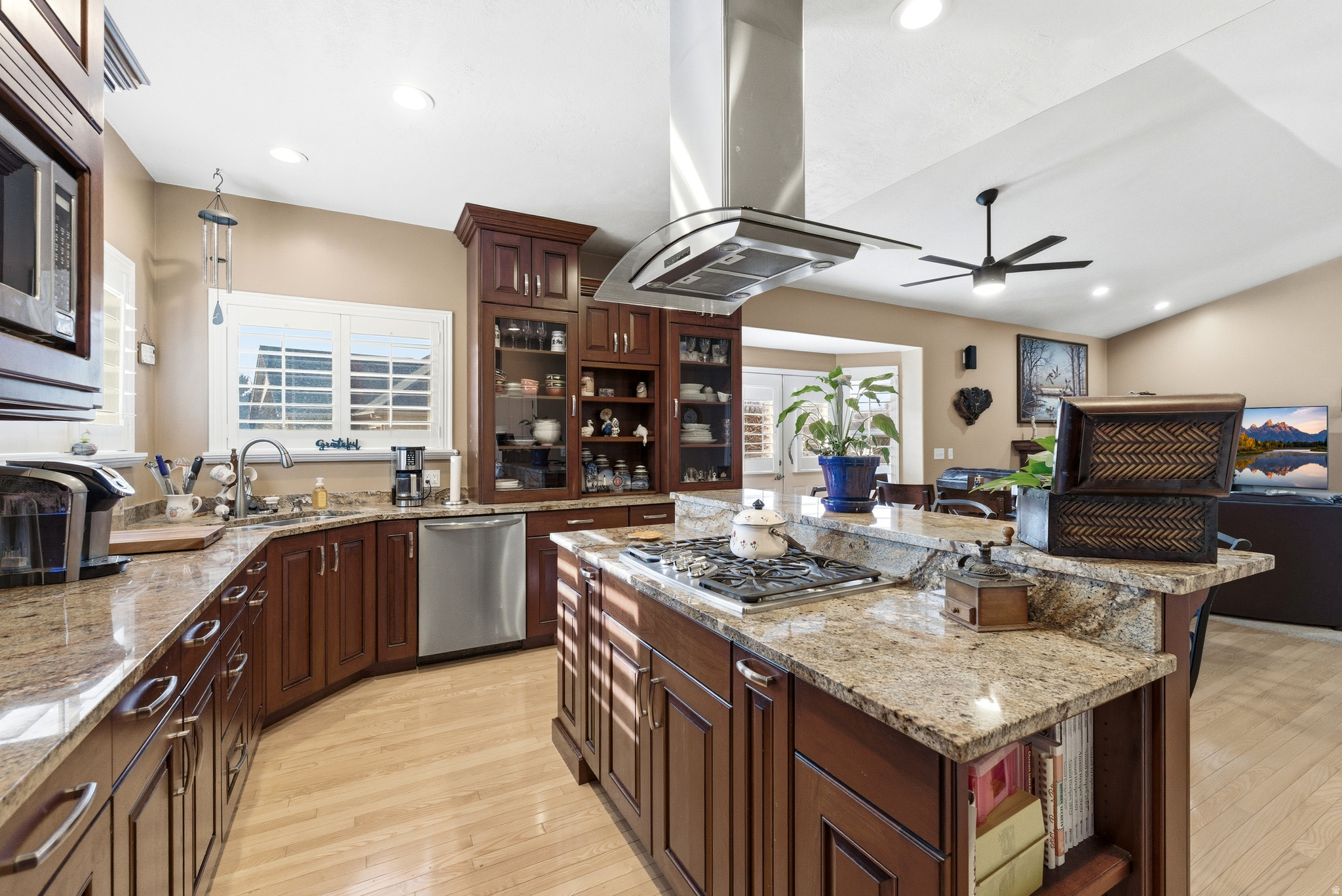 DAY SPRING - Residential