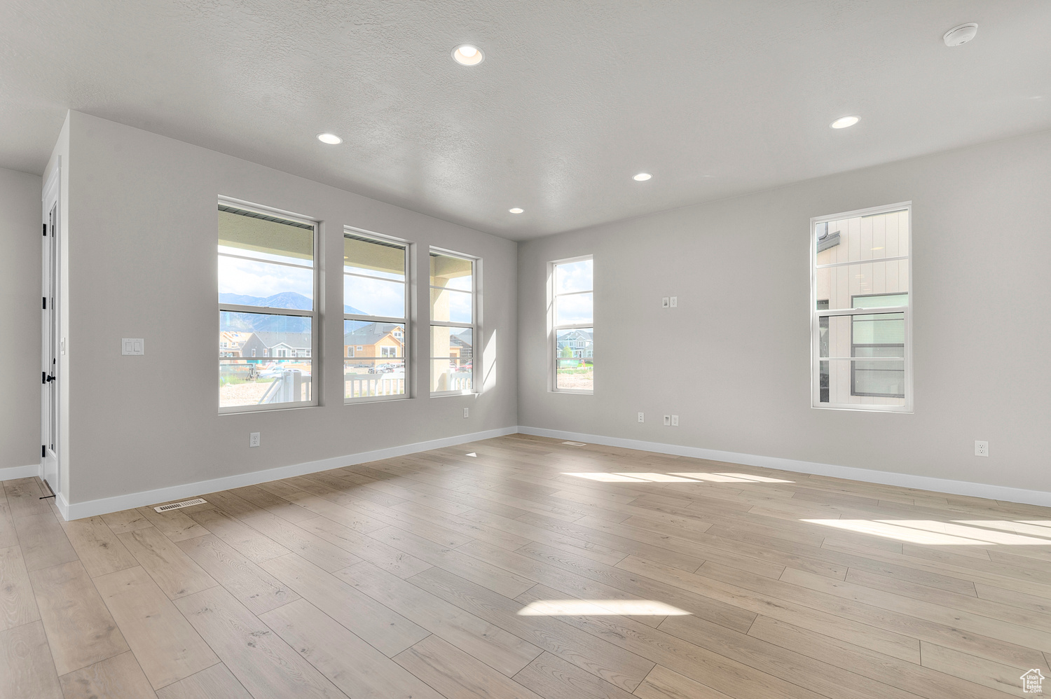 BROADVIEW SHORES COTTAGES 726 - Residential