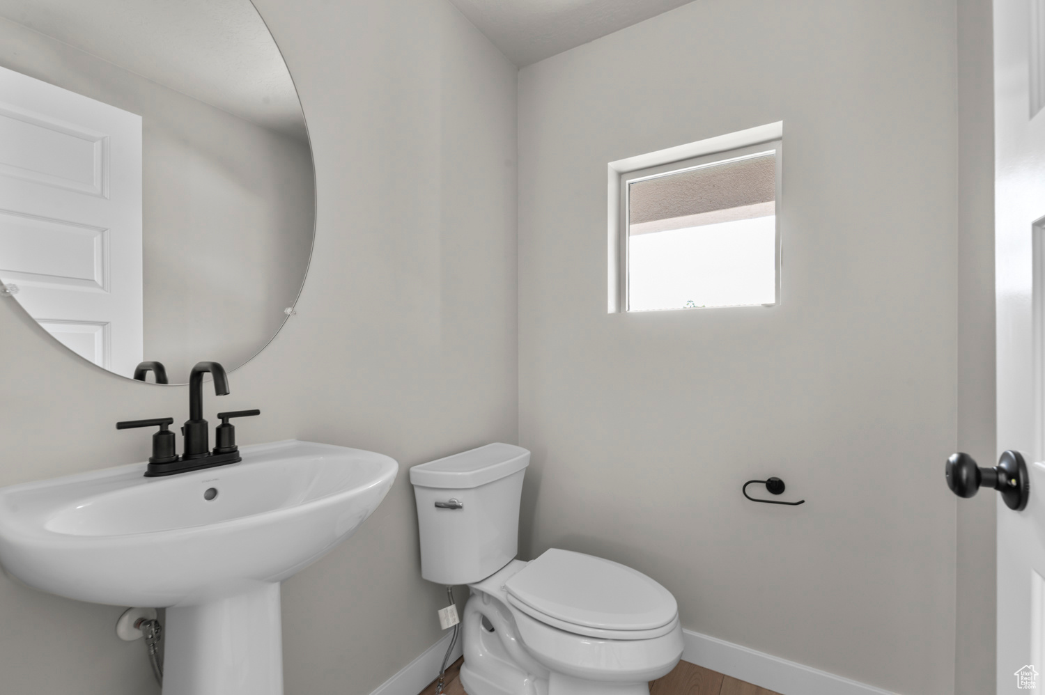 BROADVIEW SHORES COTTAGES 726 - Residential