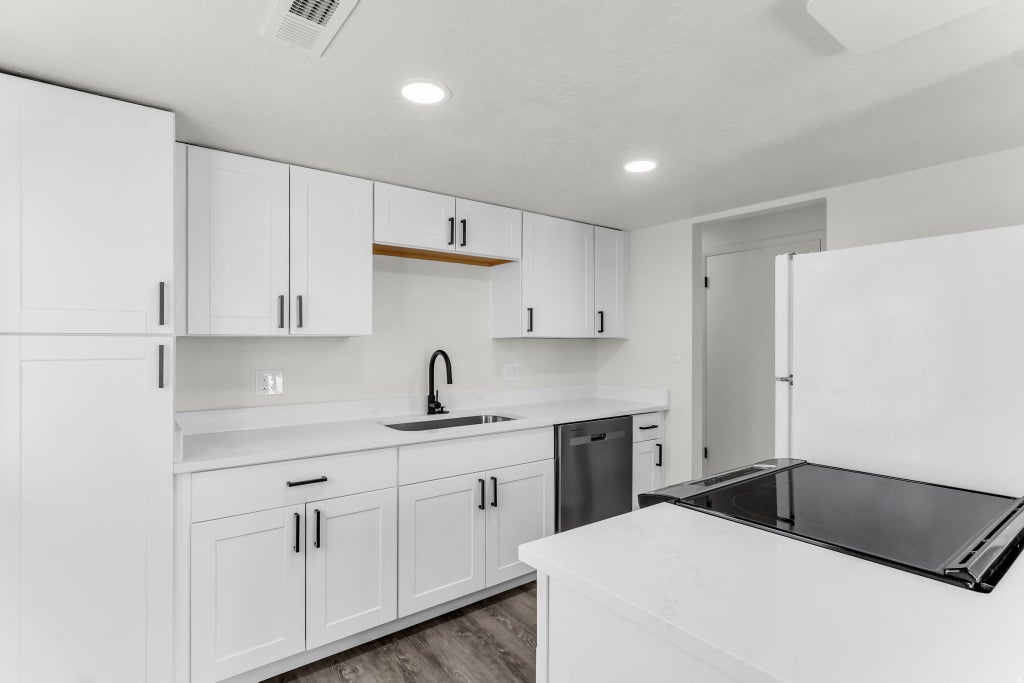 Photo of 647 S 500 W #8, Provo, UT 84601 (MLS # 2184703)