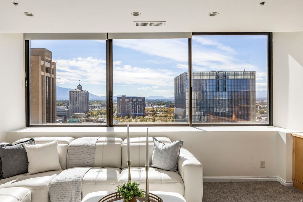 Photo of 44 W 300 S #1207S, Salt Lake City, UT 84101 (MLS # 2110601)