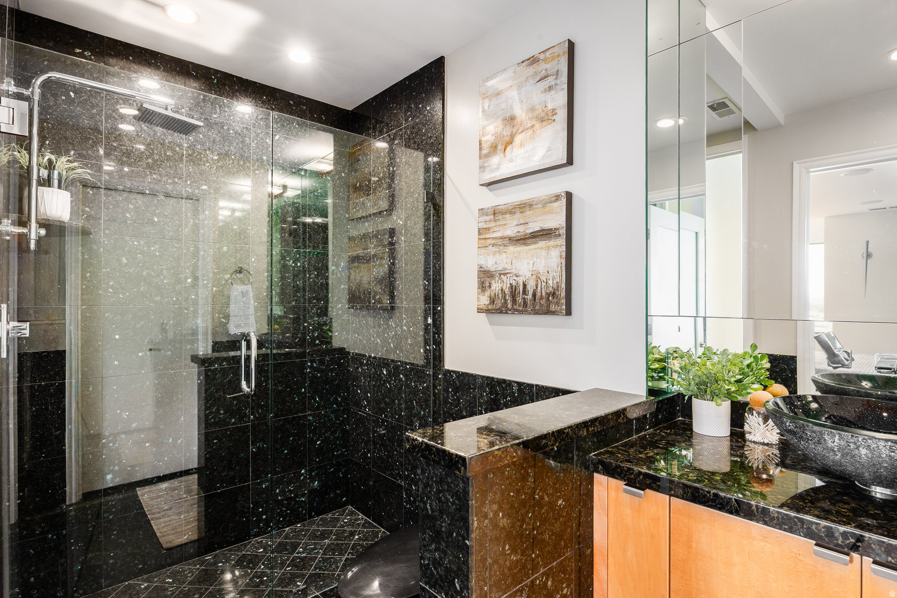 AMERICAN TOWERS - Residential