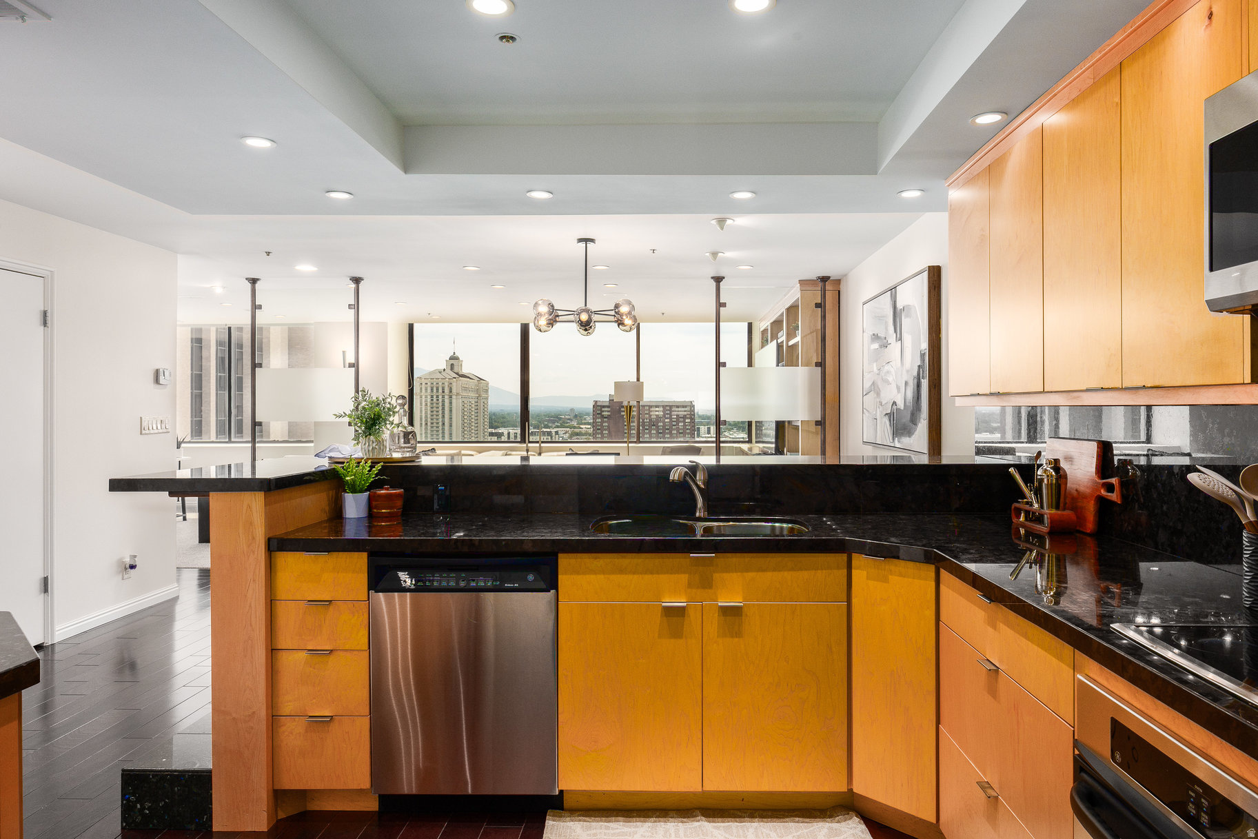 AMERICAN TOWERS - Residential