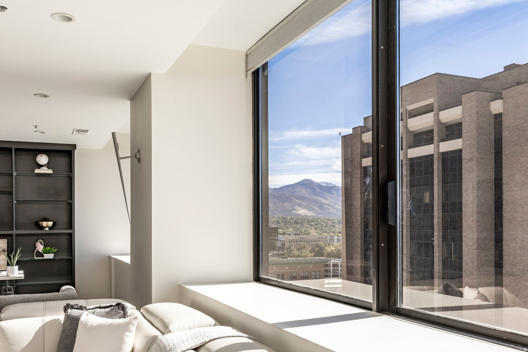 AMERICAN TOWERS - Residential