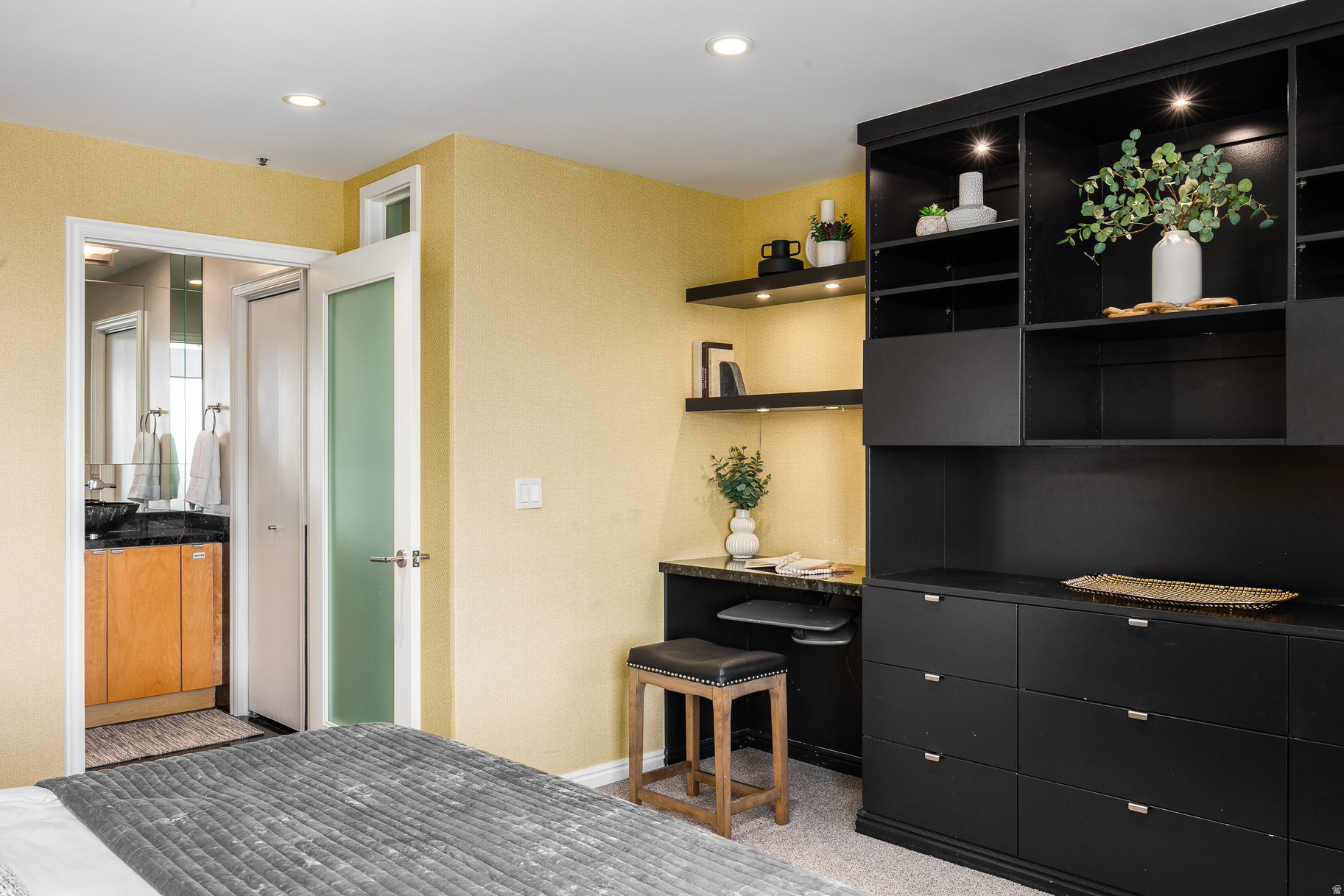 AMERICAN TOWERS - Residential