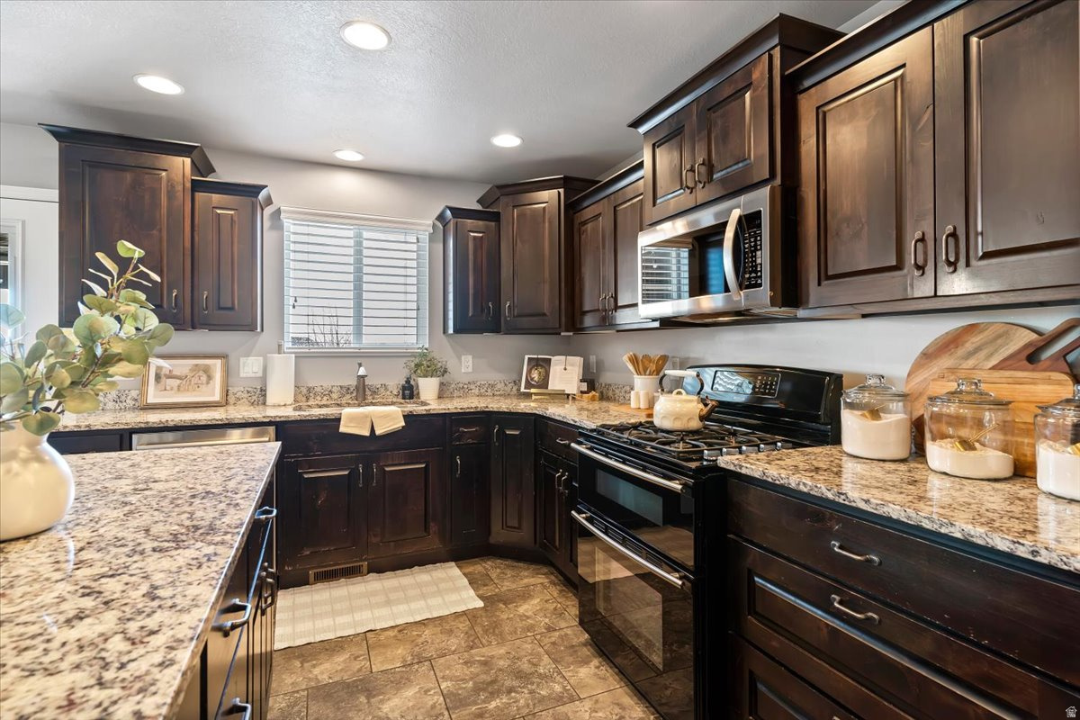 WILDFLOWER ESTATES - Residential