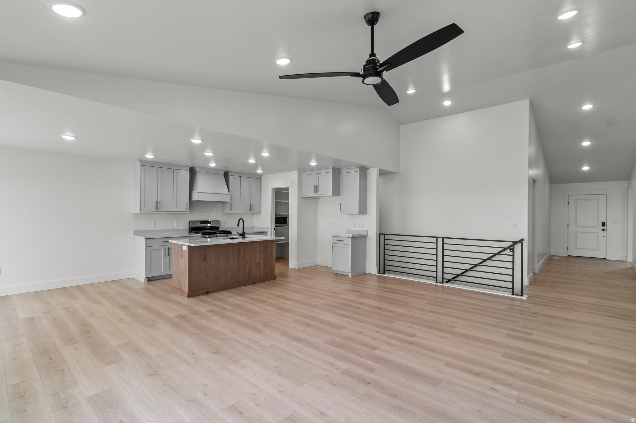 RIVER'S EDGE - Residential