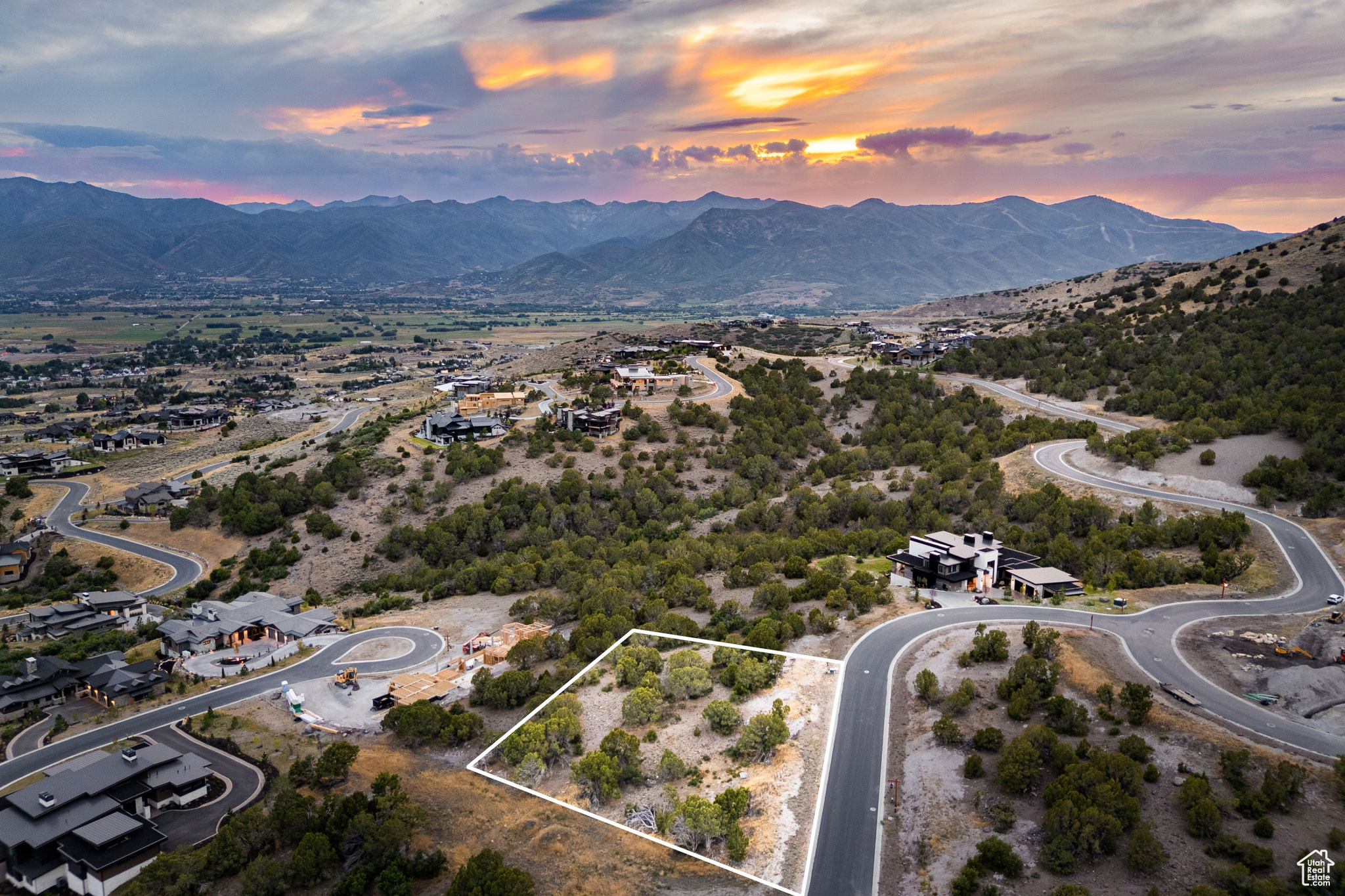 RED LEDGES - Land