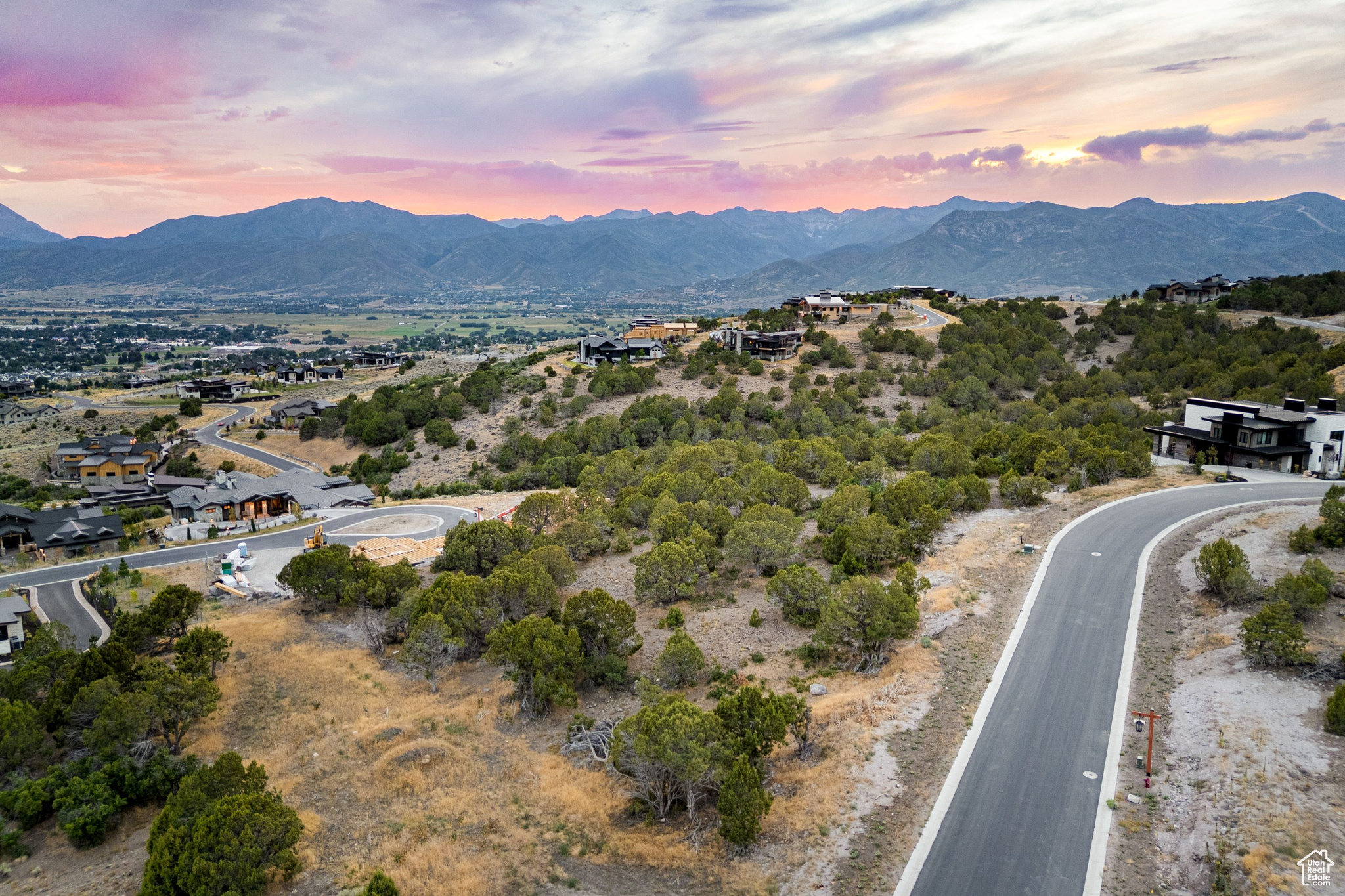RED LEDGES - Land