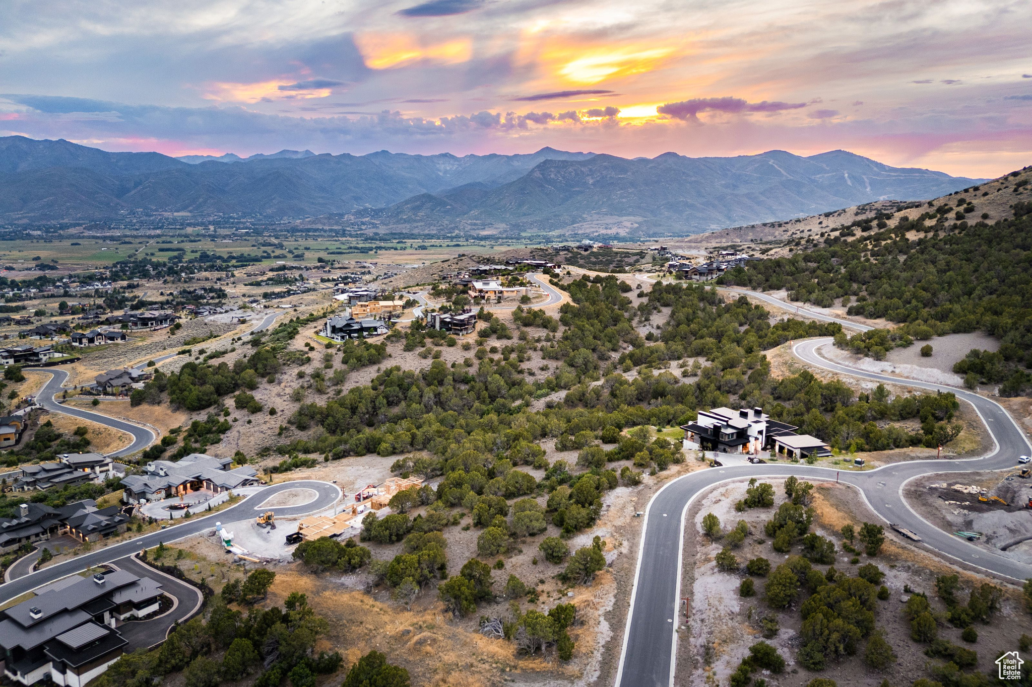 RED LEDGES - Land