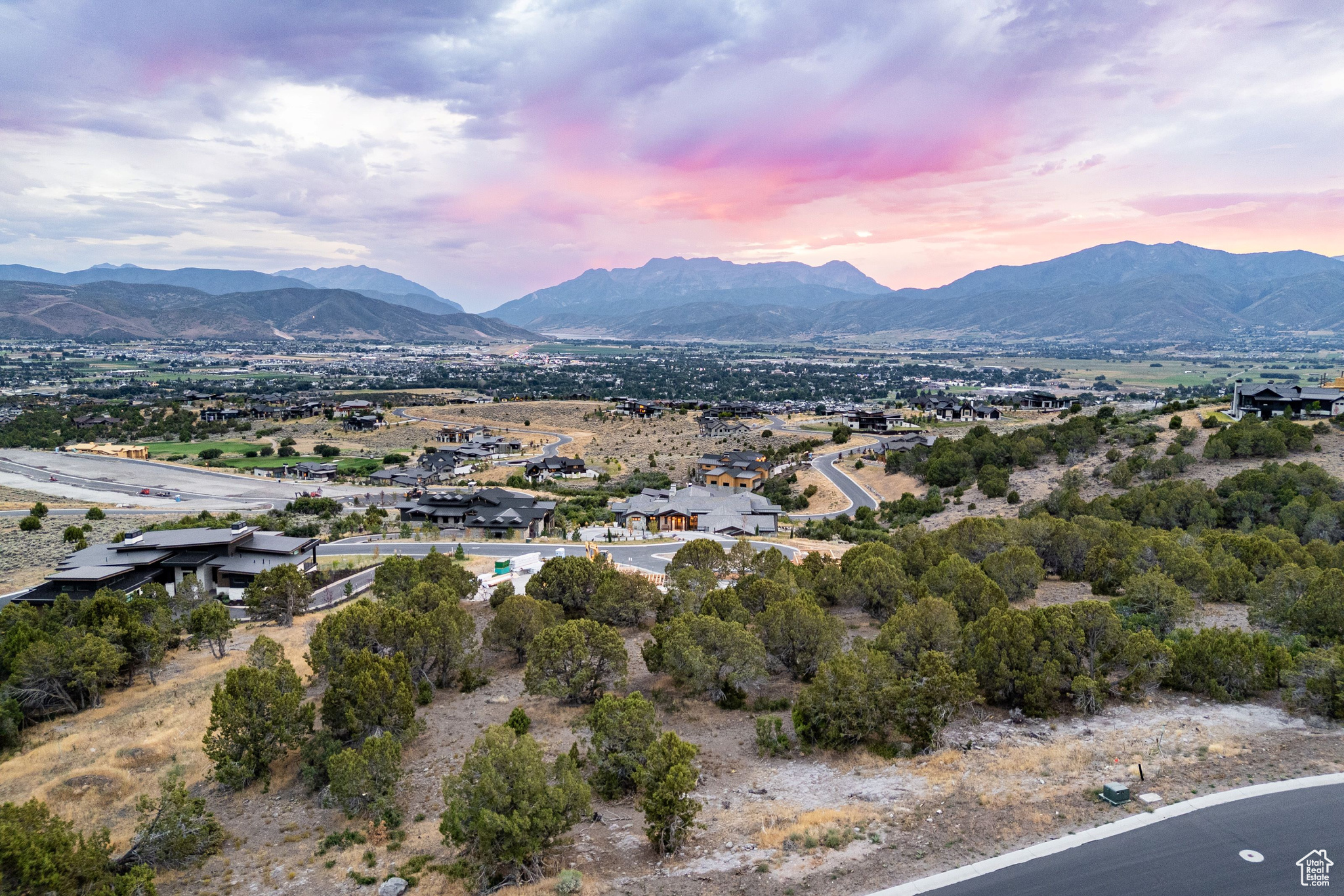 RED LEDGES - Land