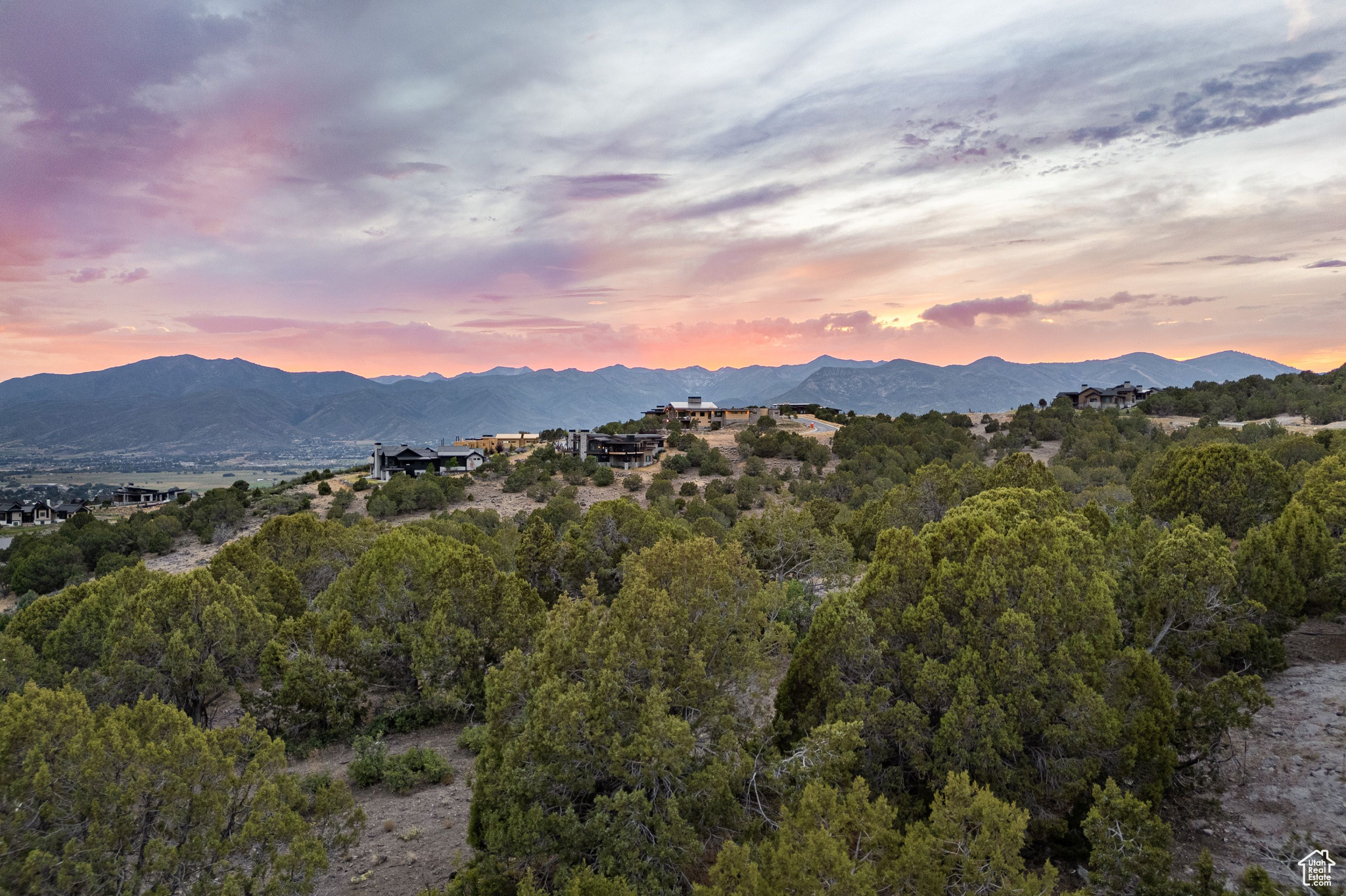 RED LEDGES - Land