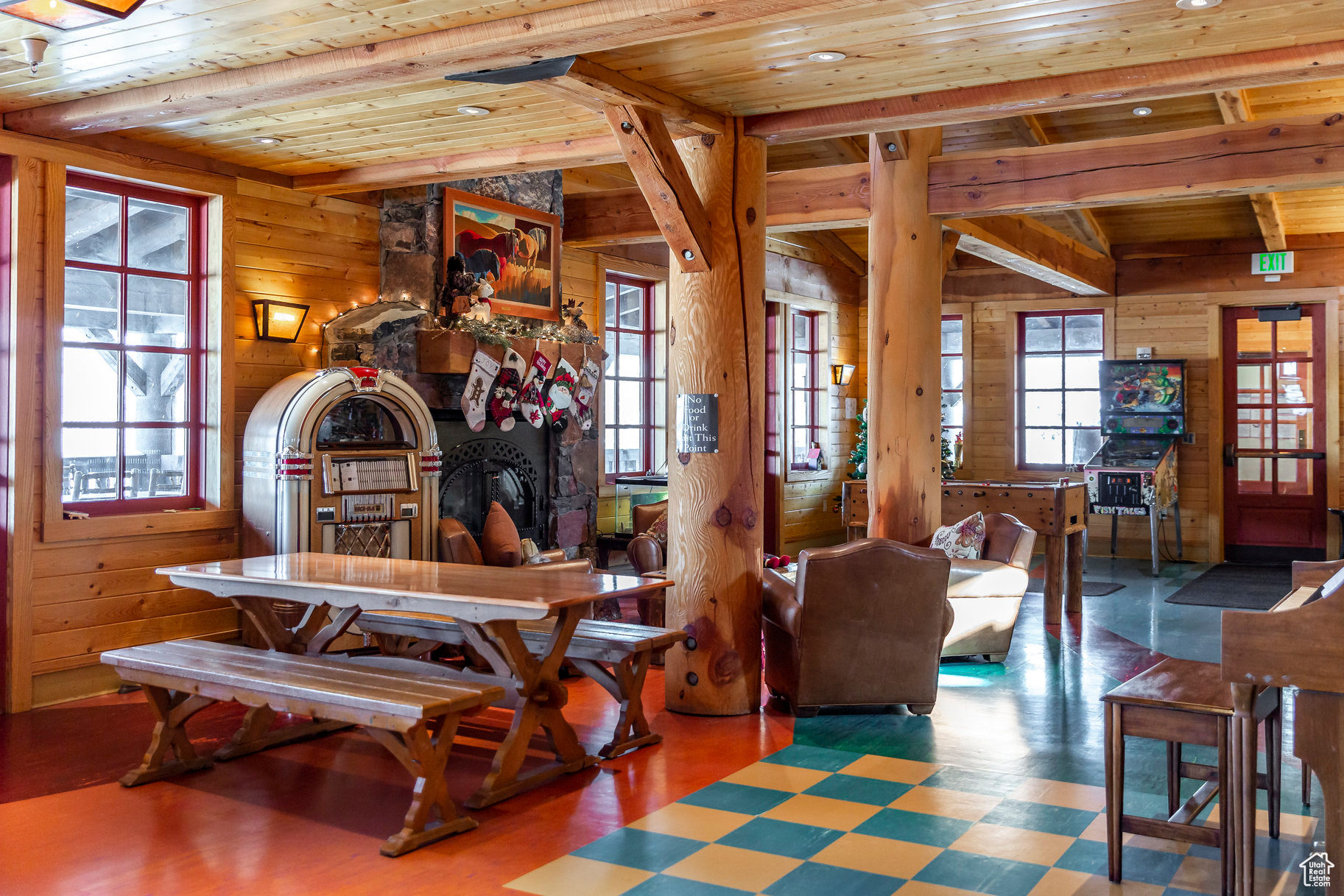 THE HOMESTEADS - Land