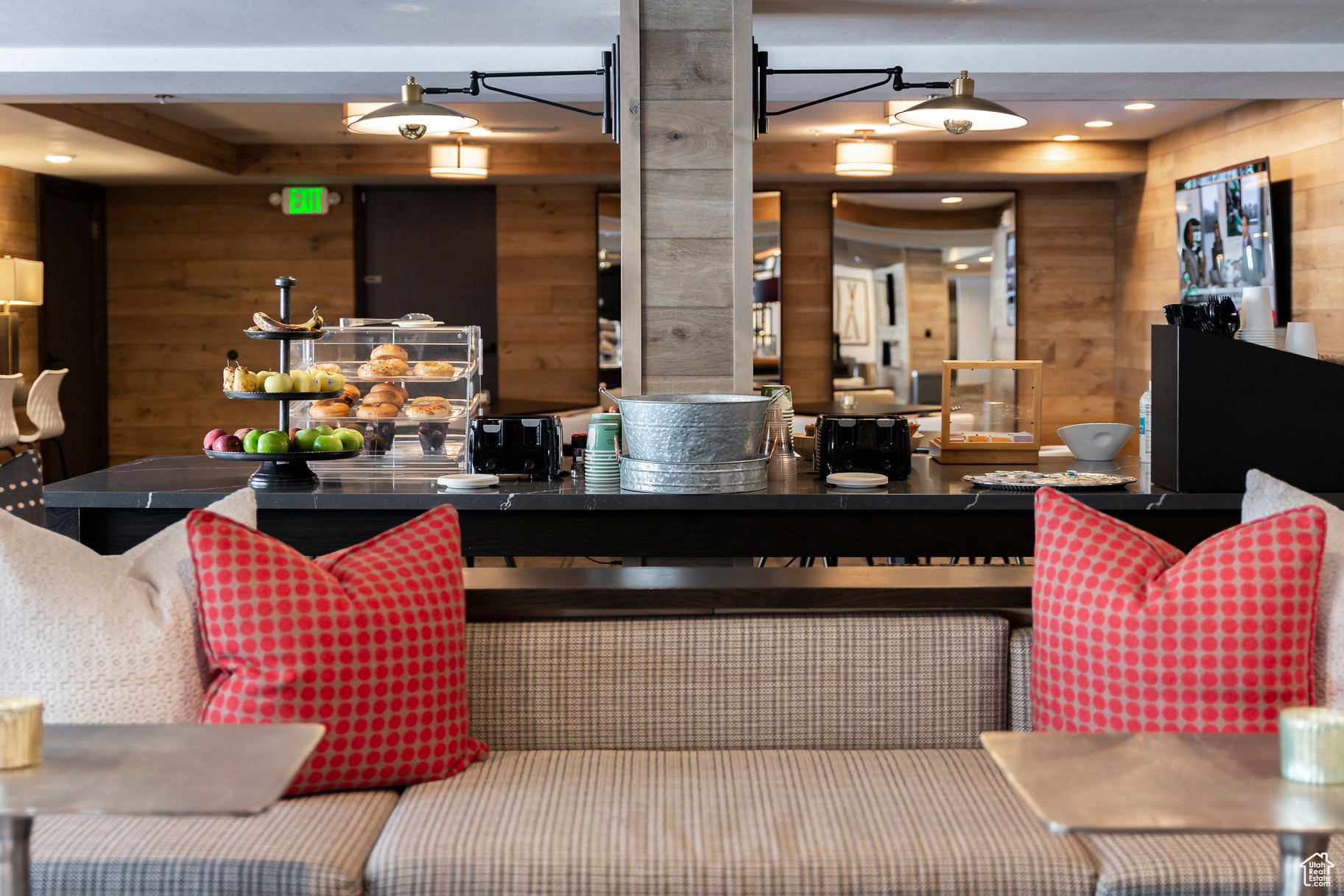 THE HOMESTEADS - Land