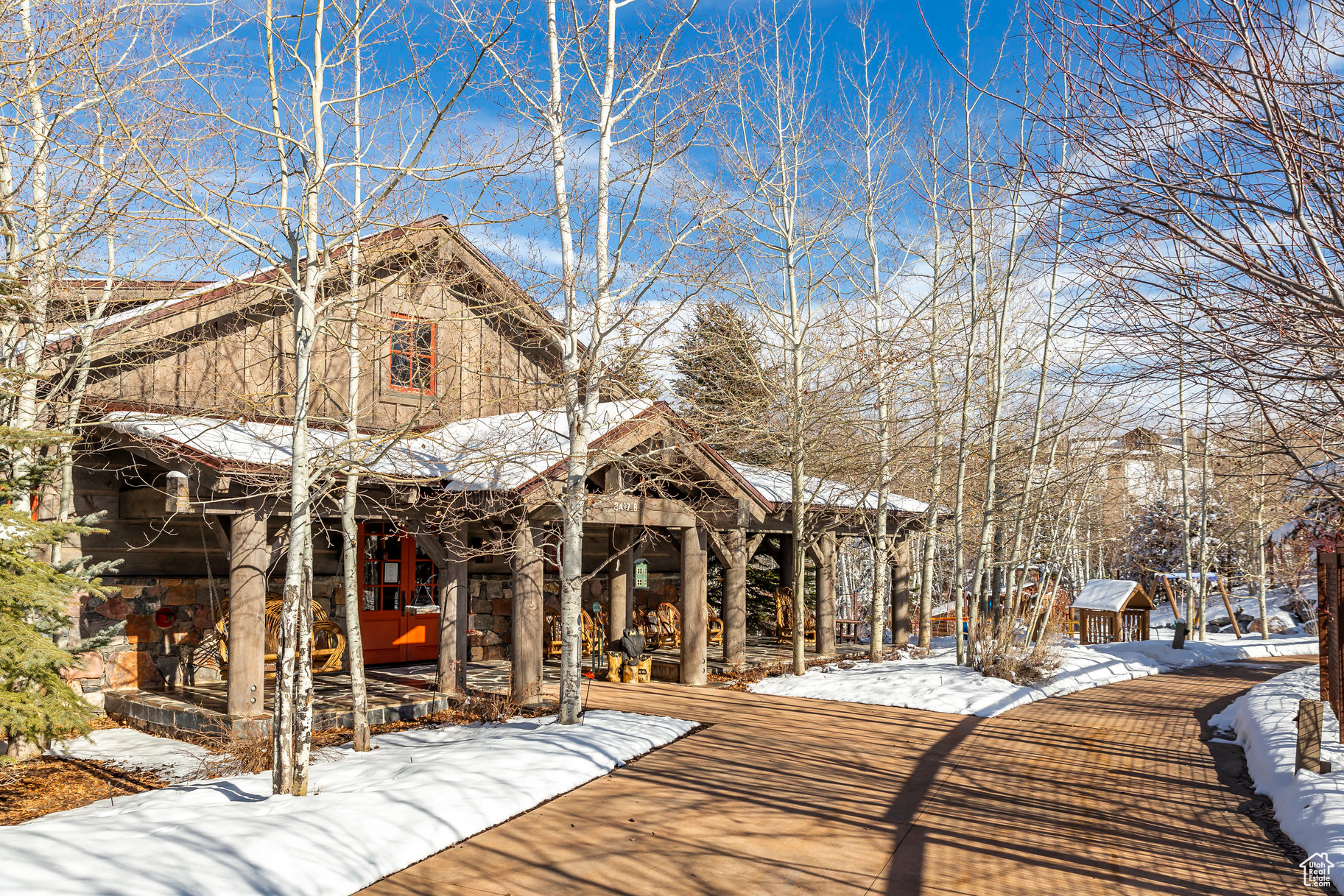 THE HOMESTEADS - Land