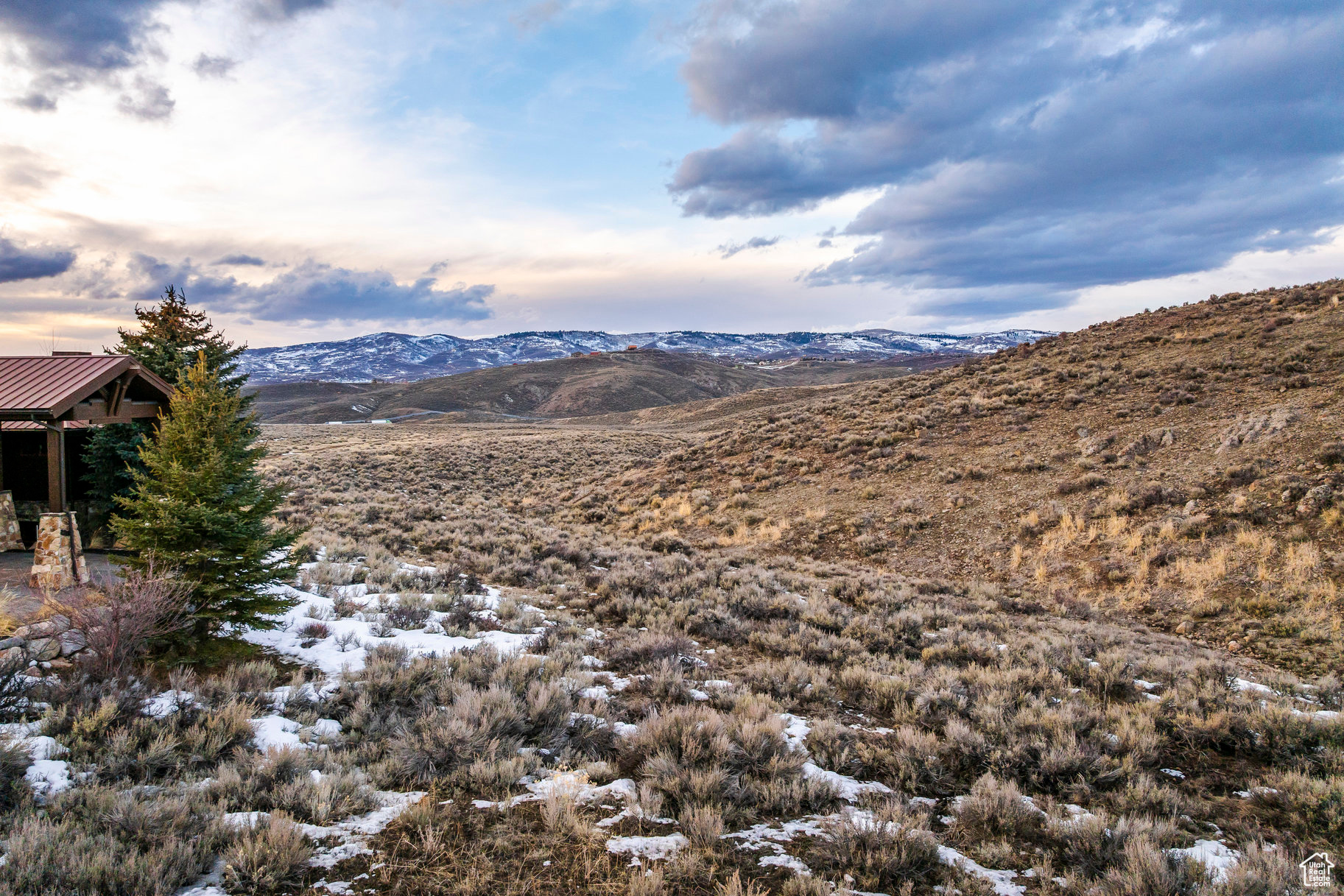 THE HOMESTEADS - Land